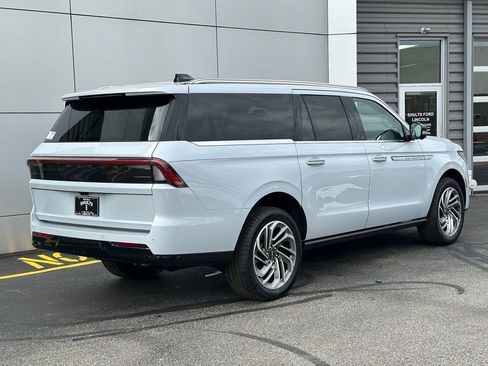 New 2025 Lincoln Navigator L Reserve AWD/4WD image 32