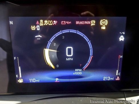 Used 2024 Chevrolet Trax LT w/ Driver Confidence Package FWD image 4