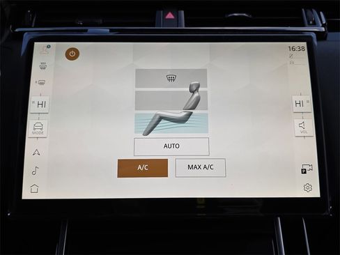 New 2026 Land Rover Range Rover Velar Dynamic SE image 24