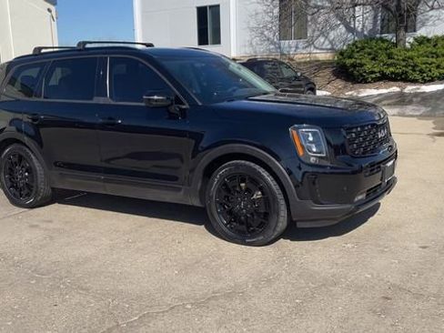 Used 2022 Kia Telluride SX w/ Nightfall Edition Package image 4