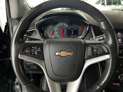 Used 2020 Chevrolet Trax LT w/ Redline Edition FWD image 13