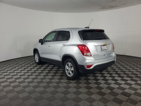 Used 2022 Chevrolet Trax LS w/ Tint and Cruise Package image 6