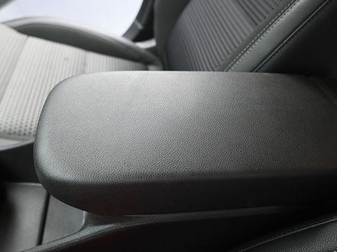 Used 2025 Chevrolet Trax LT FWD image 33