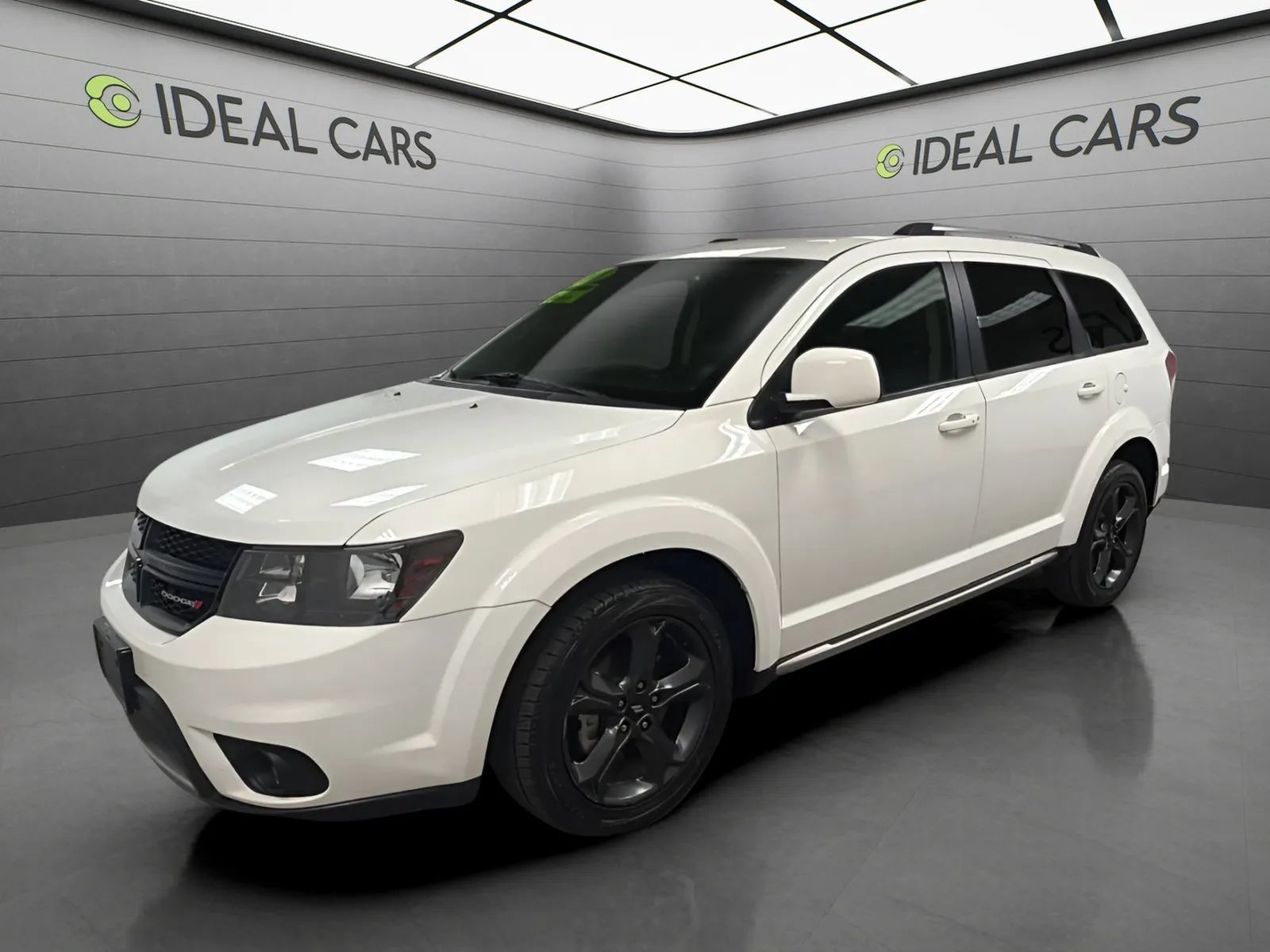 Used 2018 Dodge Journey Crossroad FWD image 1