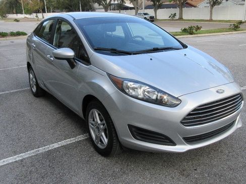 Used 2019 Ford Fiesta SE image 7