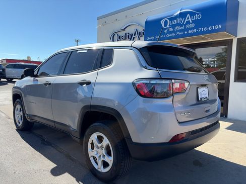Used 2022 Jeep Compass Sport AWD/4WD image 6