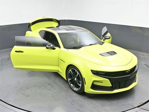 Used 2021 Chevrolet Camaro SS image 45