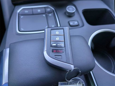 Certified 2022 Acura MDX FWD w/ Technology Package image 30