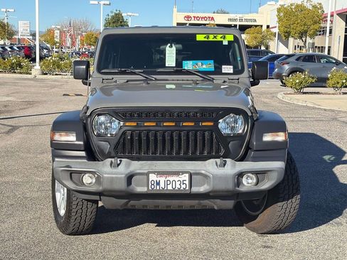 Used 2019 Jeep Wrangler Unlimited Sport S image 2