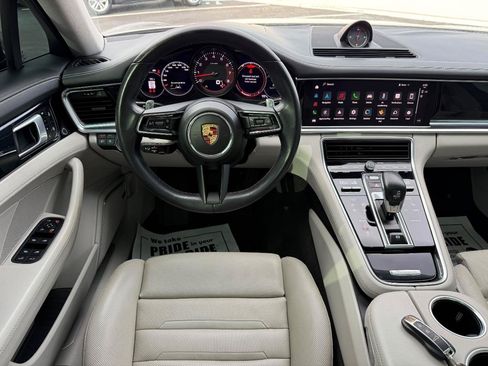 Used 2022 Porsche Panamera w/ Premium Package RWD image 12