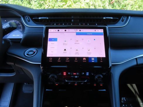 New 2025 Jeep Grand Cherokee Limited w/ Luxury Tech Group II image 5