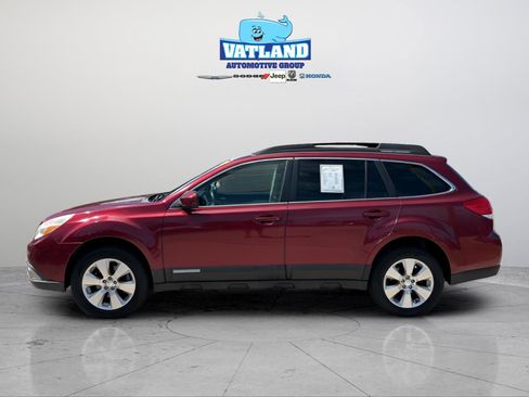 Used 2011 Subaru Outback 3.6R Limited w/ PWR Moonroof Pkg image 2