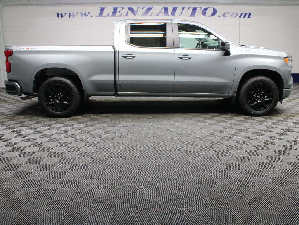 Used 2025 Chevrolet Silverado 1500 RST w/ Convenience Package II AWD/4WD image 2