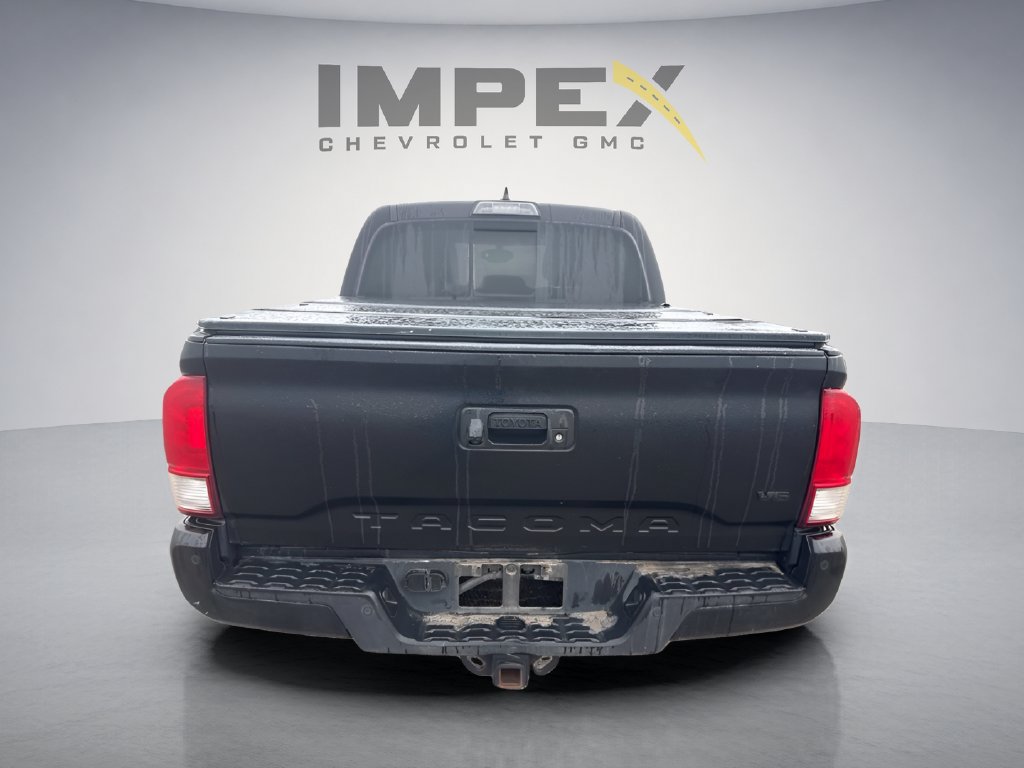 Used 2017 Toyota Tacoma TRD Off-Road AWD/4WD image 6