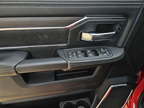 New 2026 RAM 2500 Laramie AWD/4WD image 15