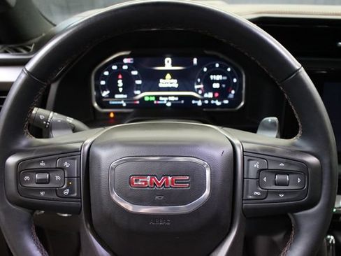Used 2024 GMC Sierra 1500 AT4 w/ Technology Package AWD/4WD image 17