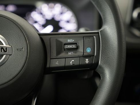 Used 2021 Nissan Rogue SV image 13