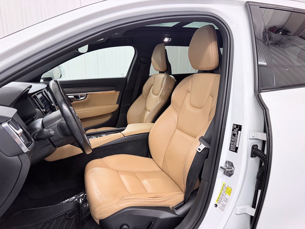 Used 2018 Volvo V90 T5 Cross Country w/ Convenience Package AWD/4WD image 11
