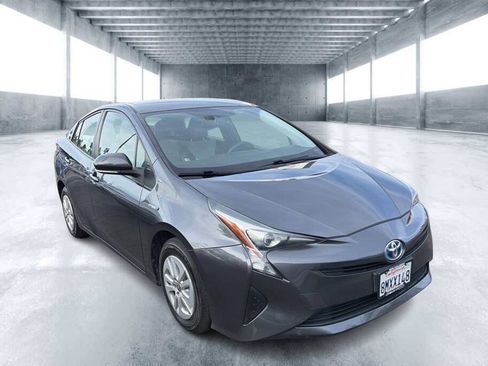 Used 2016 Toyota Prius Two FWD image 2
