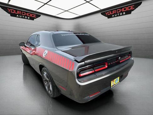 Used 2019 Dodge Challenger R/T image 3