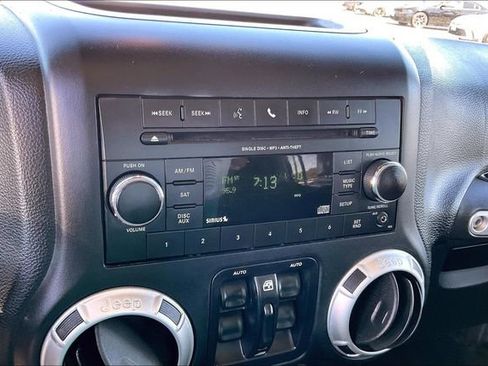 Used 2018 Jeep Wrangler Unlimited Sahara AWD/4WD image 21