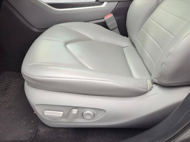 Used 2022 Toyota Highlander XLE FWD image 13