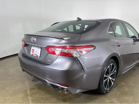 Used 2018 Toyota Camry SE image 23