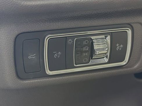 Used 2022 Lincoln Corsair AWD w/ Premium Package image 12