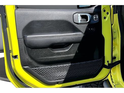 Used 2023 Jeep Wrangler Unlimited Sahara AWD/4WD image 32
