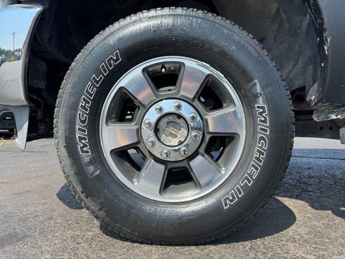 Used 2011 Ford F250 Lariat w/ Lariat Interior Pkg AWD/4WD image 13