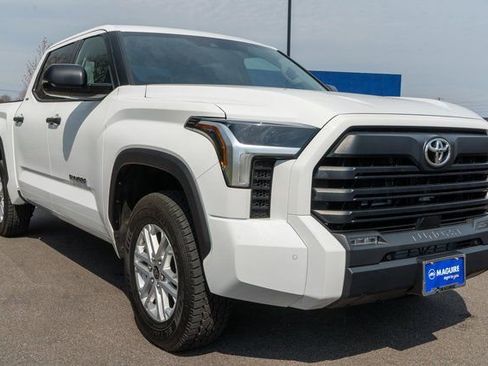 Used 2023 Toyota Tundra SR5 w/ SR5 Convenience Package AWD/4WD image 4