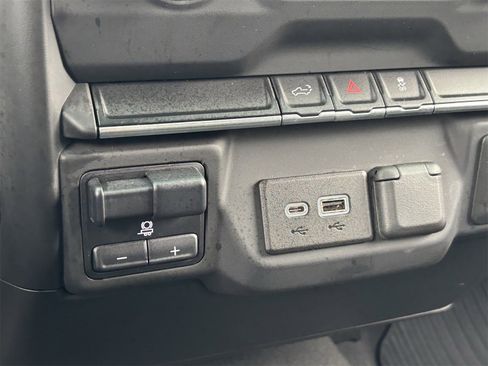 Used 2021 Chevrolet Silverado 2500 Custom w/ Custom Value Package image 34