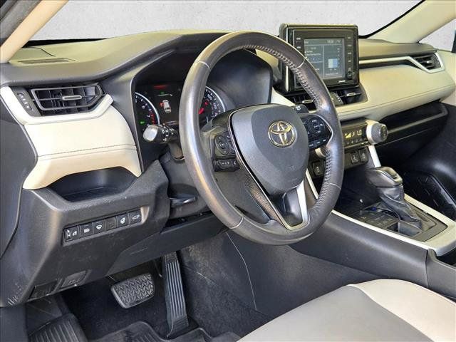 Used 2021 Toyota RAV4 XLE Premium AWD/4WD image 9