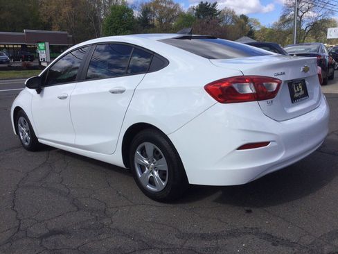 Used 2017 Chevrolet Cruze LS FWD image 10