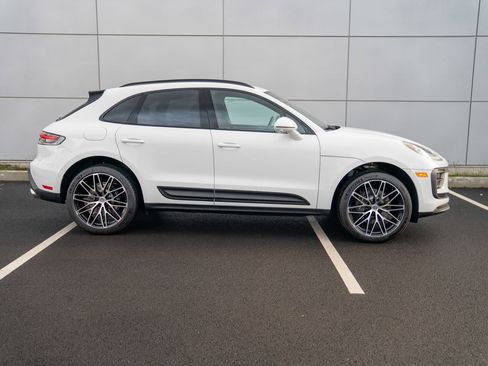 New 2026 Porsche Macan image 8