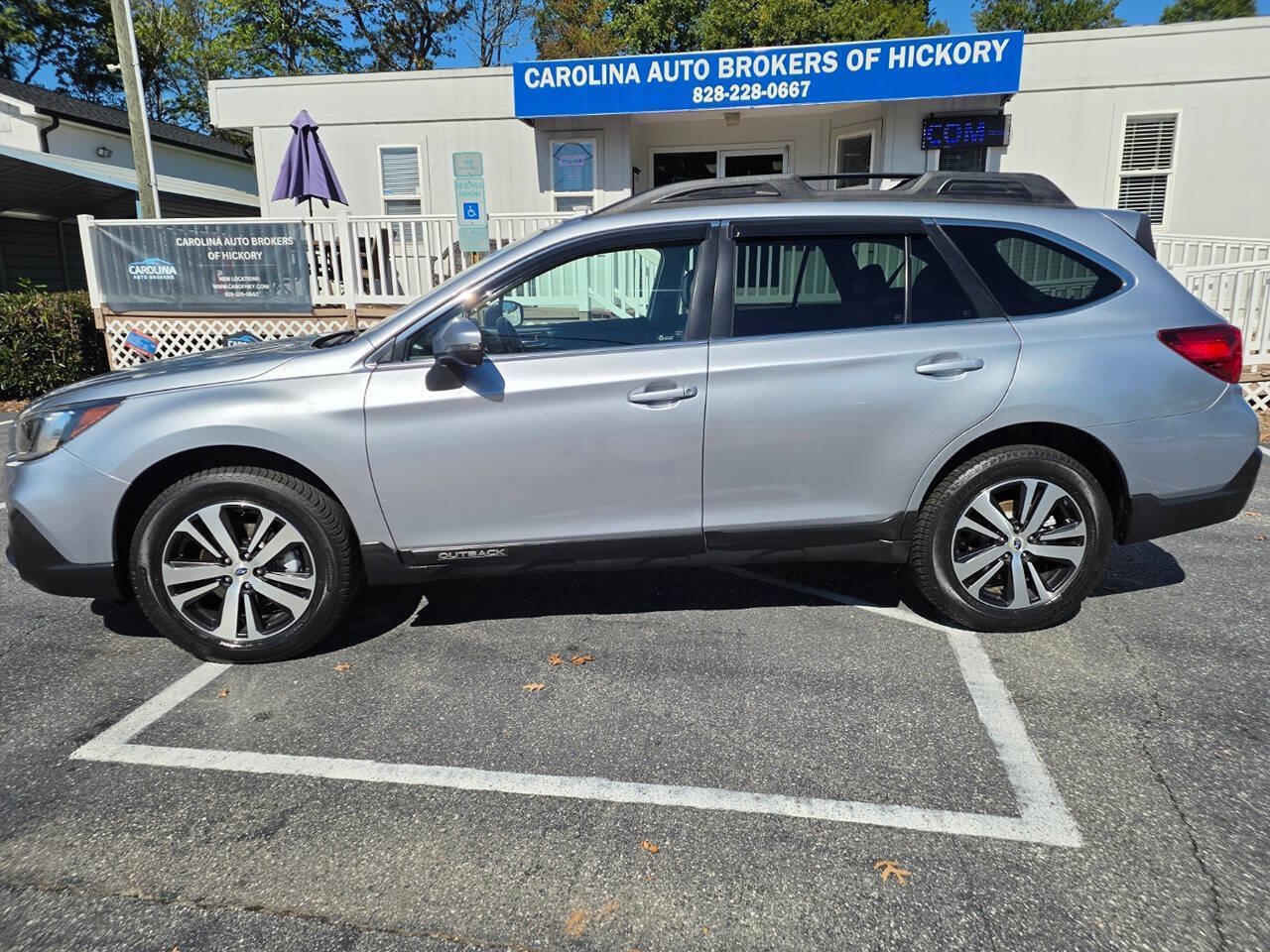Used 2019 Subaru Outback 2.5i Limited AWD/4WD image 3