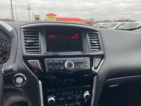 Used 2015 Nissan Pathfinder S AWD/4WD image 14
