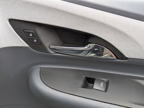 Used 2018 Chevrolet Bolt LT image 21