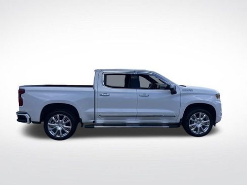 Used 2024 Chevrolet Silverado 1500 High Country w/ High Country Premium Package AWD/4WD image 8