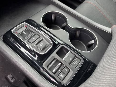 Used 2025 Honda Pilot Sport image 18