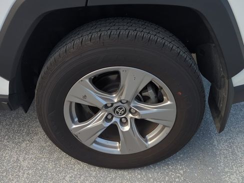 Used 2025 Toyota RAV4 XLE w/ Convenience Package FWD image 7