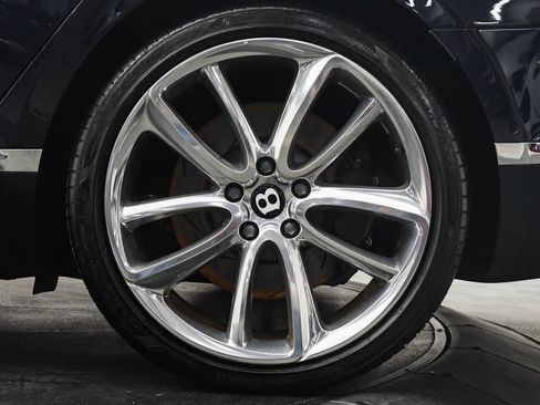 Used 2024 Bentley Flying Spur Plug-In Hybrid image 31