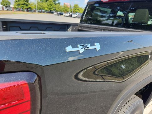 New 2026 GMC Sierra 1500 SLE image 4