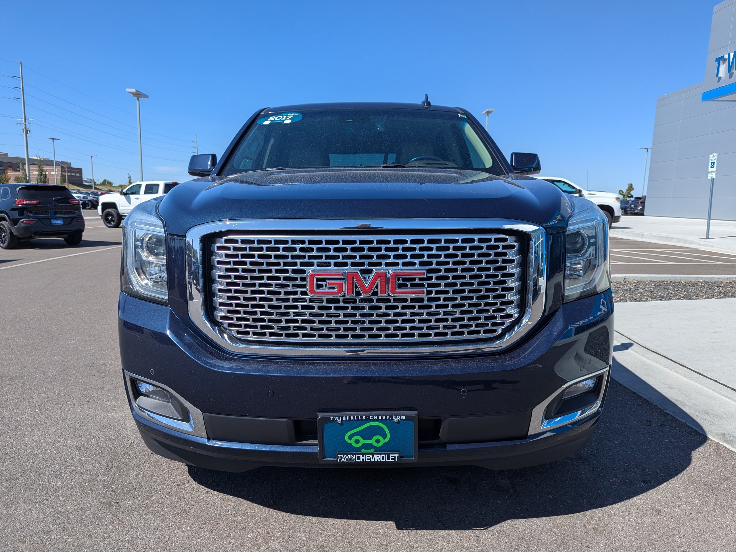 Certified 2017 GMC Yukon Denali w/ Open Road Package AWD/4WD image 5
