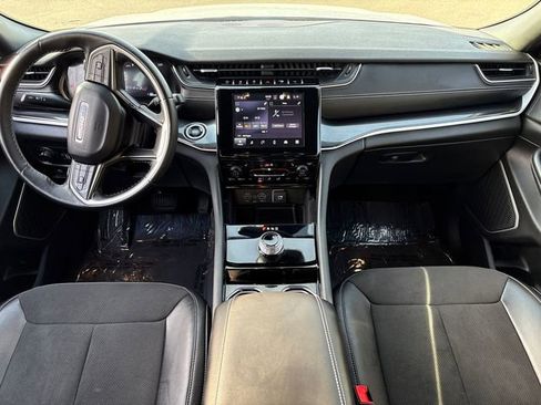 Used 2022 Jeep Grand Cherokee Altitude image 18