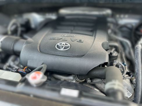 Used 2020 Toyota Tundra Platinum AWD/4WD image 27
