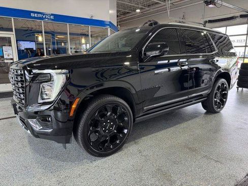 Used 2025 GMC Yukon Denali Ultimate AWD/4WD image 4