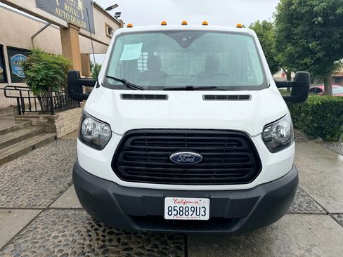 Used 2018 Ford Transit 250 138 RWD image 2