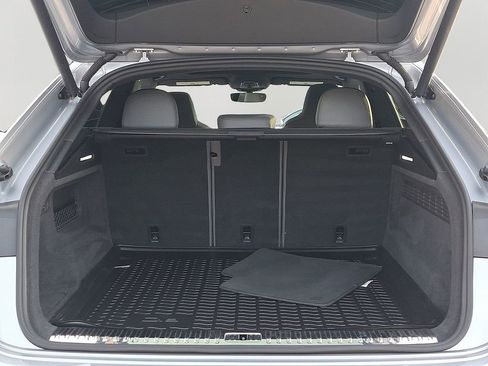 Used 2021 Audi SQ8 Prestige w/ Prestige Package image 28