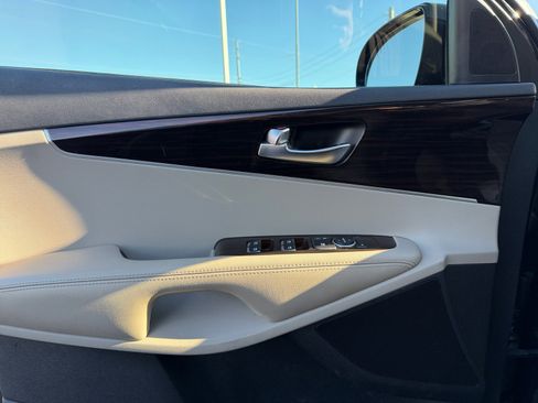 Used 2020 Kia Sorento LX image 13